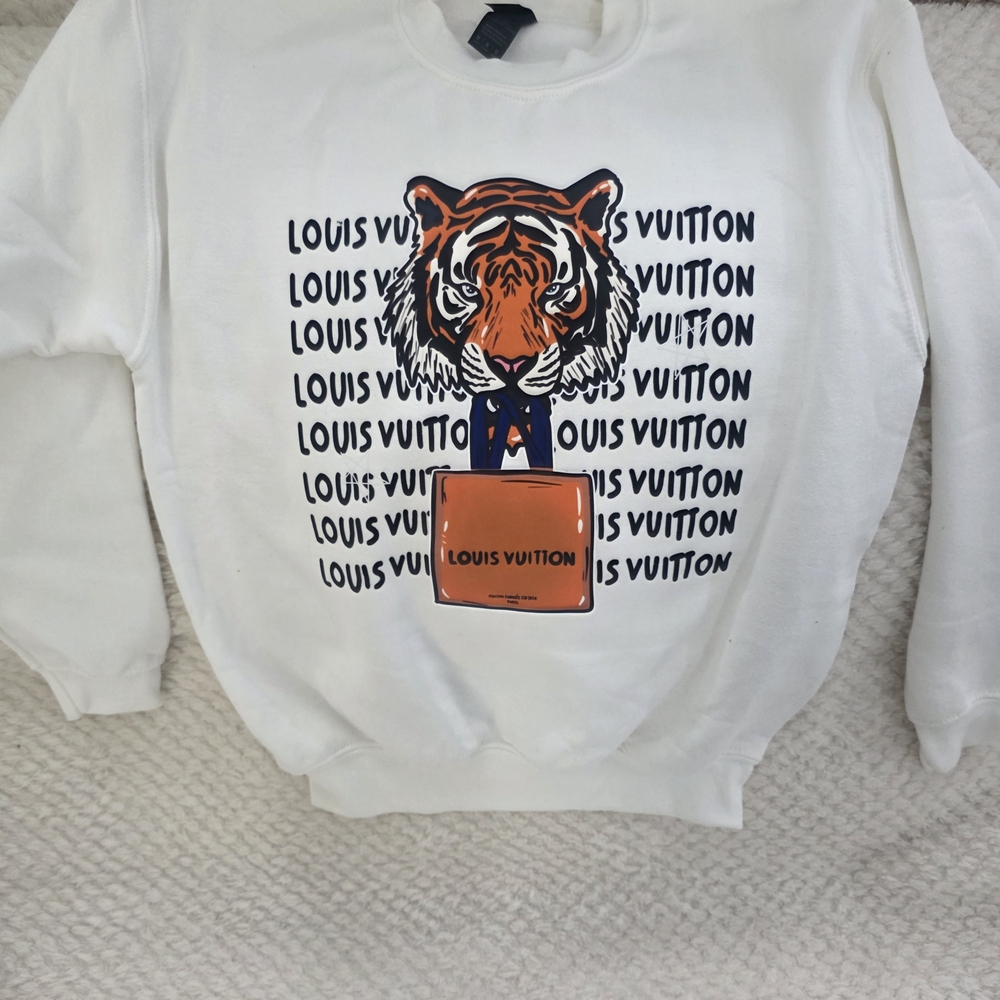 Gildan White Sweatshirt with Tiger Graphic